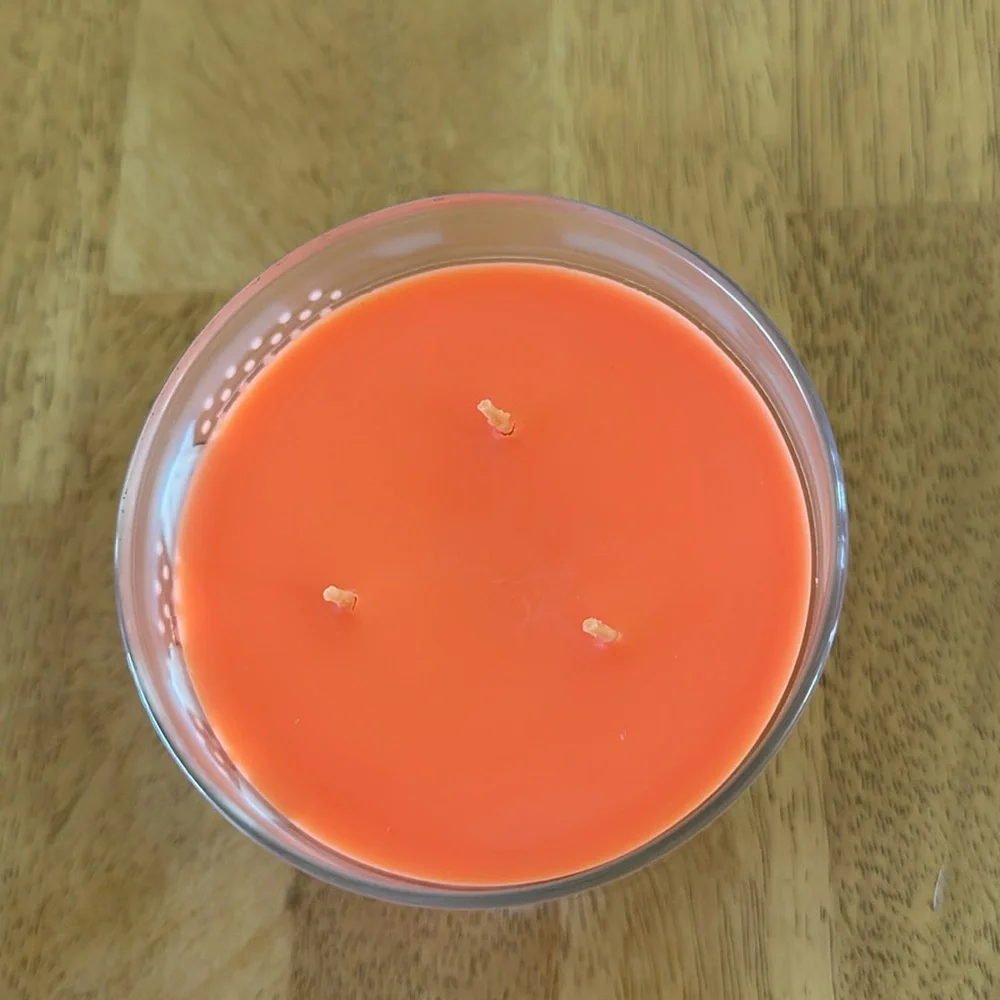 Bath & Bodyworks Summertime Soda Pop 3 wick candle - Picture 2 of 3